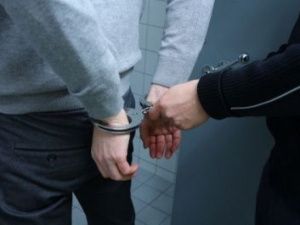 Мужчина до полусмерти избил свою девушку во время пьяной ссоры