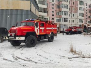 Пожар в 9-этажке Якутска — эвакуировано 12 человек