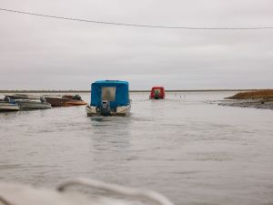 Айсен Николаев встретился с потомственными рыбаками крупного производственного кооператива в Русском Устье