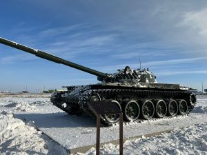 В Якутске в Парке Победы представлена военная техника страны