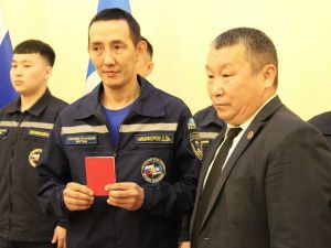 В День спасателя наградили сотрудников Службы спасения Якутии