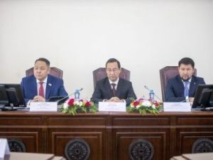 Альберт Семёнов: «Подписание Указа Главы РС (Я) о развитии Якутска подчеркивает его особый статус – столицы региона»
