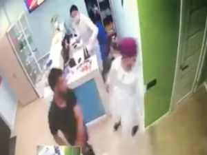 В Якутске посетитель стоматологической клиники ударил врача за отказ записать его