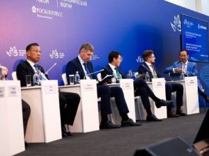 ВЭф-2023. Айсен Николаев: Развитие альтернативной и возобновляемой энергетики позволит реализовать крупные инвестпроекты в Якутии