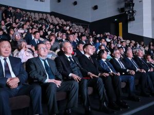 Кирилл Бычков поздравил со 100-летним юбилеем экономической службы Якутии