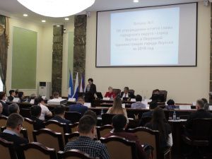 Депутаты Якутской городской Думы приняли отчет о деятельности окружной администрации за 2018 год 