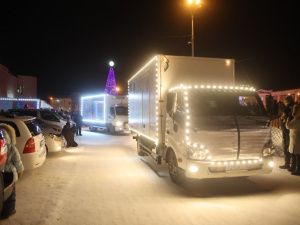 Праздничное шествие автоколонны состоялось впервые на зажжении новогодней ёлки Якутска
