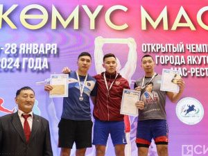 Брат чемпиона мира и непобедимый Ветров: чемпионат Якутска выявил сильнейших мас-рестлеров