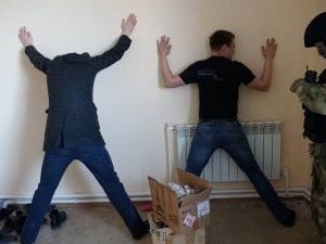 В Якутске трое бывших коллег наладили сбыт контрафактного алкоголя почти на 30 млн рублей