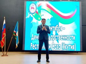 Сергей Местников провел урок государственности в Хатасской школе города Якутска