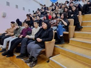 В Якутске прошла встреча студентов АГАТУ с доверенным лицом Владимира Путина Мариной Бахилиной