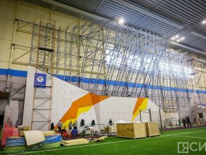 Президент Олимпийского комитета России осмотрел ход возведения скалодрома в Якутске