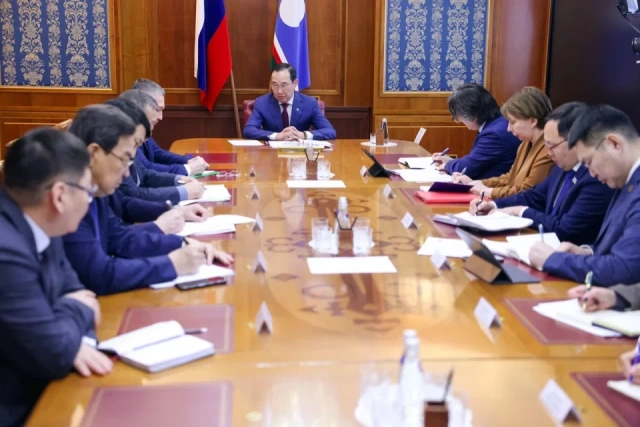 Глава Якутии поручил правительству выполнить положения указа президента о статусе многодетных семей