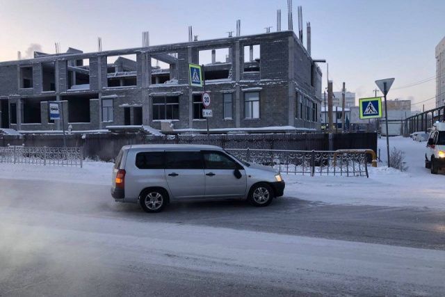 В Якутске водитель наехал на 50-летнего пешехода
