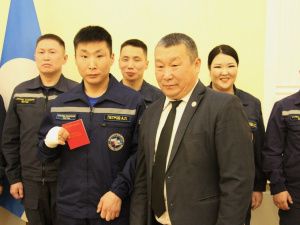 В День спасателя наградили сотрудников Службы спасения Якутии