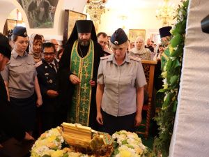 Сотрудники УФСИН поклонились мощам преподобного Сергия Радонежского