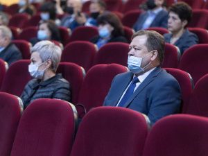 Айсен Николаев и Сергей Иванов провели встречу с общественностью посёлка Айхал