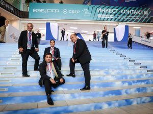 Фоторепортаж с первого дня ВЭФ-2023: улица Дальнего Востока и культурная программа