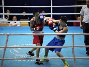 Боксёр из Якутии Михаил Варламов вышел в 1/8 финала чемпионата России