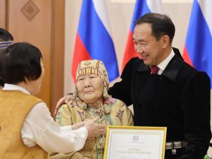 В Якутии хранителям традиционной культуры вручены стипендии главы республики