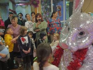 Социальная столовая Якутска провела праздник Рождественская ёлка для детей инвалидов и детей из многодетных семей и детей инвалидов