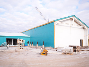 Евгений Григорьев проверил ход строительства многофункционального спортивного комплекса