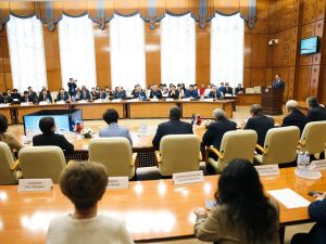 Государственные награды вручил в День Конституции РФ глава Якутии