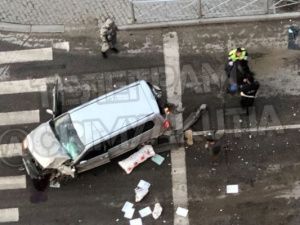 Произошло крупное ДТП с участием трех машин