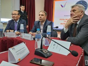 В Якутске дискуссионный клуб пригласил студентов на разговор о патриотизме и Родине