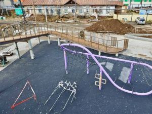 В Среднеколымске благоустраивают набережную к 80-летию Великой Победы