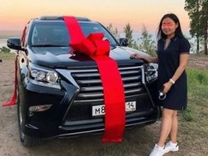 Роскошный подарок для дочери потенциального мэра