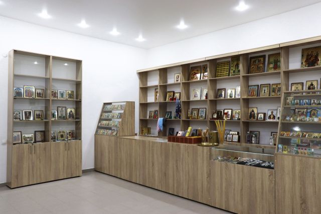 Осужденнные исправительной колонии № 1 изготовили мебель для православного храма