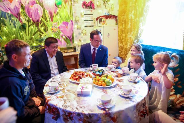 В гостях у семьи военнослужащего, вернувшегося домой после ранения