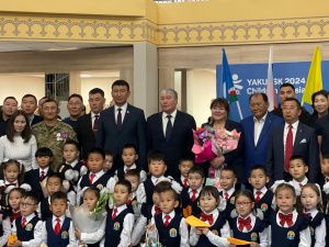 Вице-премьеры Якутии поздравили школьников с Днем знаний