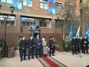 В День Республики отдали дань уважения Василию Никифорову-Кюлюмнюр