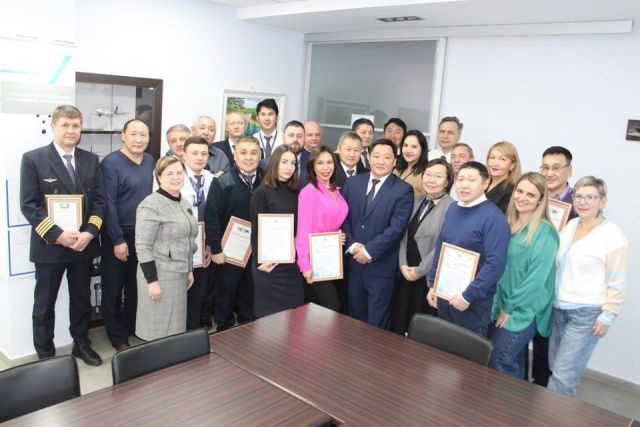 Летный состав авиакомпании «Якутия» наградили за профессионализм во время реконструкции аэропорта