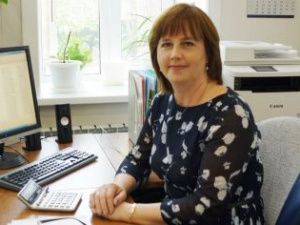 Газовики поздравляют главбуха Олёкминской нефтебазы