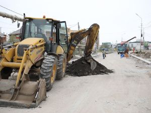 Министр транспорта Александр Тарасов проверил ход ремонта дорог в Якутске