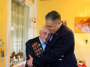 «Низкий поклон за ваш подвиг!» Депутаты поздравили ветеранов