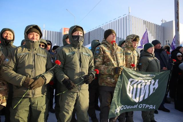 И российский танк Т-72 с надписью «Алеша» на стволе...