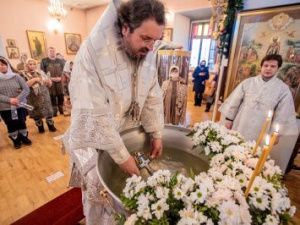 В Крещенский сочельник в Якутске прошла Божественная Литургия