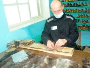 В исправительной колонии № 6 осужденные шьют изделия из меха 