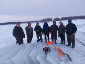 Более 100 семьям Хангаласского улуса заготовили лед