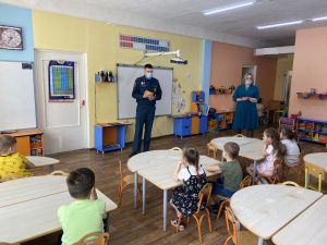 Инспекторы ГПН встретились с воспитанниками детского сада г. Нерюнгри