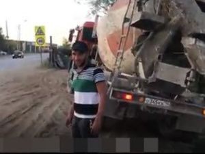 Предпринимателю, слившему остатки бетона в городское озеро, грозит штраф до 30 тысяч рублей