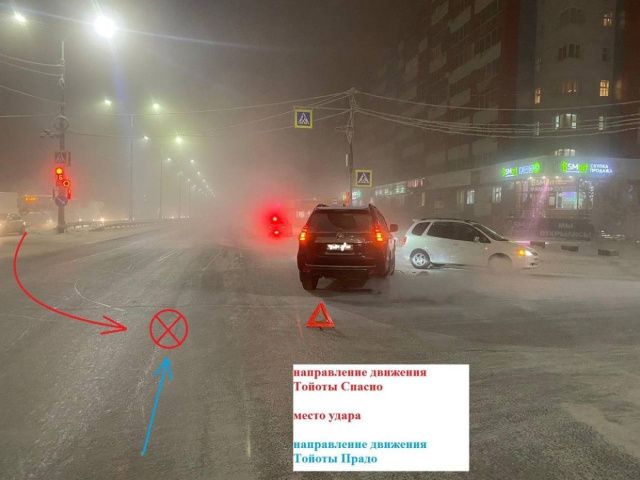 В Якутске водитель "Indrive" попал в ДТП: Пострадала 56-летняя пассажирка