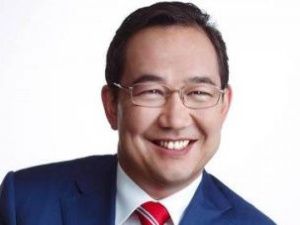 «Семья — это истоки, начало начал». Поздравление главы Якутии с Днем отца