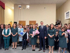 Кирилл Бычков принял участие в торжественной линейке в школе №1 г. Якутска