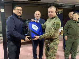 Частные охранные организации Якутии передали отряду «Боотур» инверторный бензиновый генератор