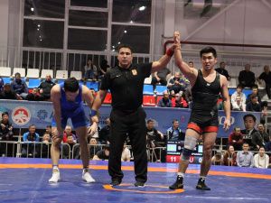 Определены все финальные пары чемпионата Якутии по вольной борьбе